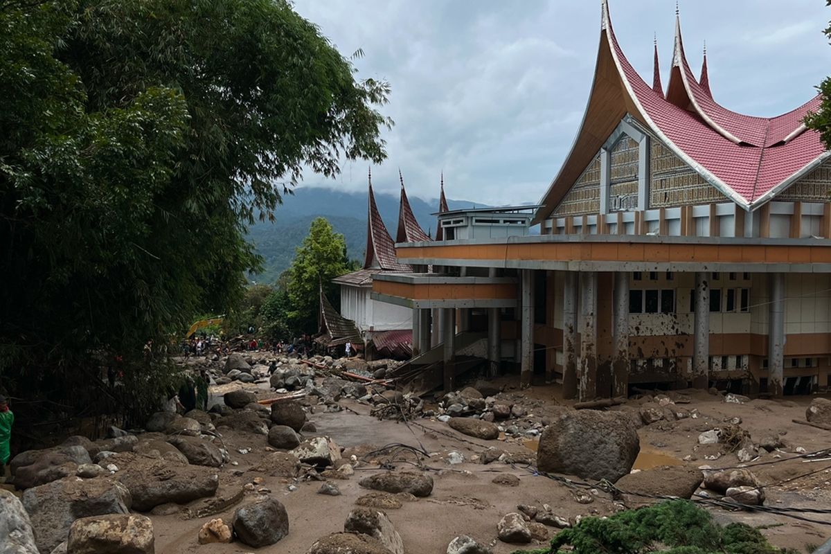 Banjir Bandang Terjang Solok, Ketua DPR Dorong Penguatan Mitigasi Bencana