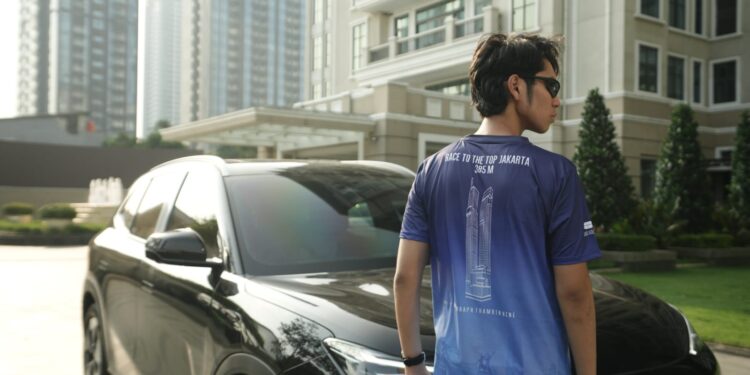 Geely Jadi Official Partner Jakarta Vertical Run 2026, Bawa Mobil Listrik untuk Dukung Atlet Dunia