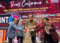 PAMERAN INTERNASIONAL: CEO Krista Exhibition Daud D. Salim (tengah) secara simbolis membuka konferensi pers menjelang pameran ALLPrint Indonesia 2026 di Krista Business Centre Group, Gandaria City, Jakarta Selatan pada Selasa (23/9/2026). (FOTO: WAYTRI/KORANINDOPOS.COM)