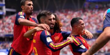 SKUAD LAMA: Pemain Spanyol, Pedro Porro, (kanan), merayakan gol bersama rekan-rekannya saat menghadapi Austria di Piala Dunia 2026 pada Jumat (3/7/2026). (Foto: (c) AP Photo/Mark J. Terrill)