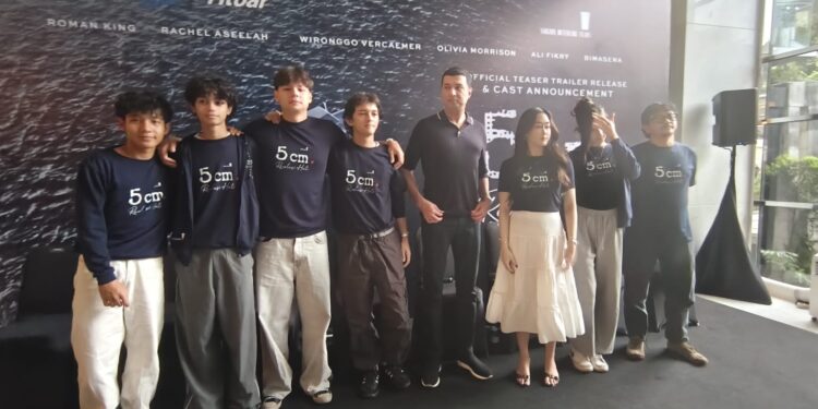 Pemeran Film 5 Cm. Revolusi Hati Resmi Dirilis, Roman King Terpilih Perankan Karakter Zafran Masa SMP