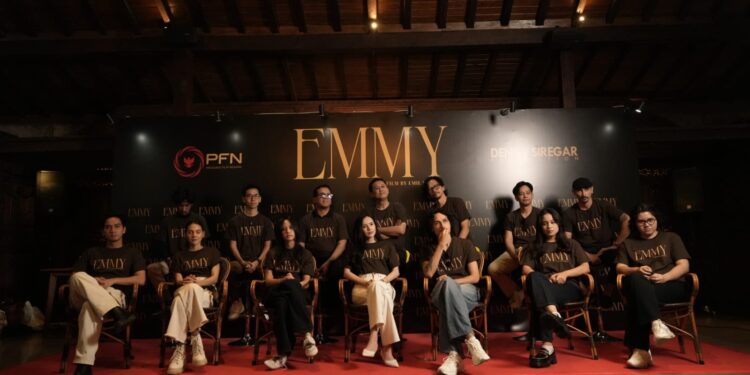 Kisah Cinta Emmy Saelan Jadi Bagian Penting dalam Film Emmy 1 Beby Tsabina dan Vincent Verhaag Bawa Kisah Emmy Saelan ke Sisi yang Lebih Personal
