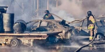 SERANGAN MENDADAK: Sebanyak lima orang tewas dan 67 lainnya terluka setelah drone Rusia menghantam pusat perbelanjaan di Pavlohrad, wilayah Dnipropetrovsk, Ukraina. (Foto: REUTERS/STATE EMERGENCY SERVICE OF UKRAI)