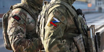 LAPORAN INTELIJEN: Dua tentara sedang berjaga. (Foto Ilustrasi: BBC)