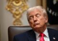 Presiden Trump Tepergok Tidur Lagi Saat Siaran Langsung 7 TEPERGOK TIDUR: Presiden Amerika Serikat Donald Trump tepergok kamera sedang tertidur saat stasiun televisi Fox News menayangkan siaran langsung dari Gedung Putih. (Foto: AFP/ANDREW CABALLERO-REYNOLDS)