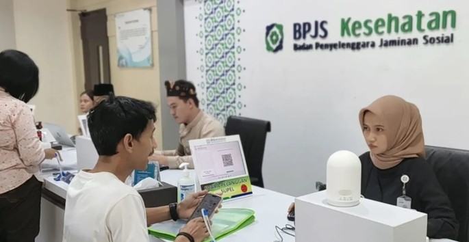 52 Juta Peserta Non Aktif, BPJS Kehilangan Rp 24 T Setahun 1 JAMINAN KESEHATAN: Pelayanan kepada masyarakat di Kantor BPJS Kesehatan Jambi pada Senin (20/1/2025). (Foto Ilustrasi: ANTARA/Tuyani)