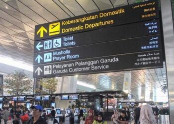 BANDARA TUTUP: Aktivitas masyarakat di Bandara Internasional Soekarno-Hatta, Tangerang, Banten. (Foto Ilustrasi: Ng Putu Wahyu Rama/RM)