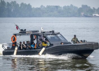 PROSES PENCARIAN: Tim gabungan masih menyisir korban KM Virgo Transport 8. (Foto Ilustrasi: ANTARA FOTO/BAYU PRATAMA S)