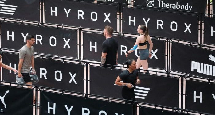 Kejar Garis Finis Hyrox Jadi Tren Traveling Modern 1 TREN BARU: Sejumlah peserta ajang fitness racing, Hyrox. (Foto Ilustrasi: Primafit.com)