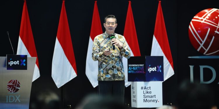 IPOT X Bantu Investor Baca Pasar Lebih Jeli Sebelum Ambil Keputusan 1 MEMBACA PASAR: President Director & CEO PT Indo Premier Sekuritas Moleonoto saat konferensi pers di Bursa Efek Indonesia (BEI), SCBD, Jakarta Selatan pada Kamis (24/9/2026). (FOTO: WAYTRI/KORANINDOPOS.COM)