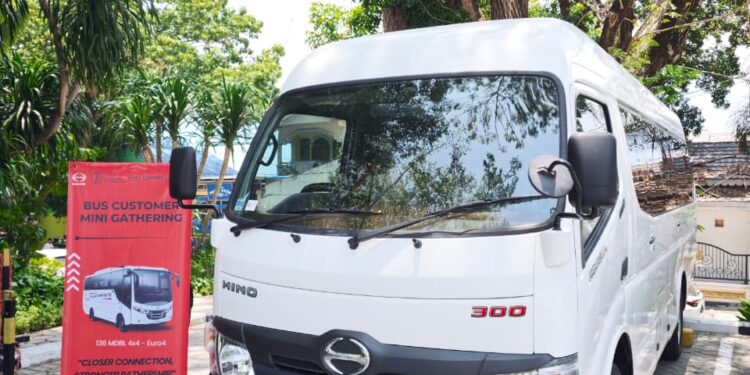 Hino Perkuat Hubungan dengan Pengusaha Bus di Sulawesi Tengah Lewat Mini Gathering 1 Hino Perkuat Hubungan dengan Pengusaha Bus di Sulawesi Tengah Lewat Mini Gathering