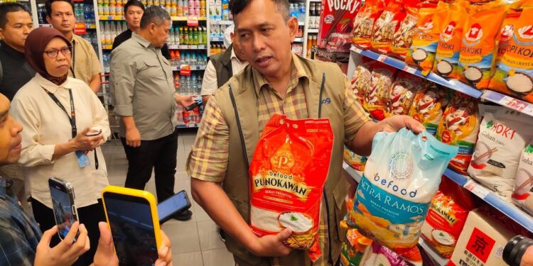 BULOG Distribusikan Beras Premium ke Ritel-ritel Modern di Kota Besar Seluruh Indonesia 1 BULOG Distribusikan Beras Premium ke Ritel-ritel Modern di Kota Besar Seluruh Indonesia