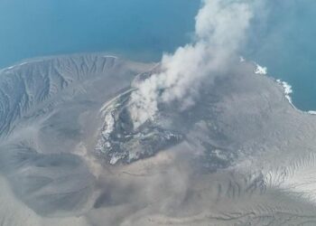 Wamendiktisaintek Minta Kampus Mobilisasi Ahli untuk Mitigasi Erupsi Anak Krakatau