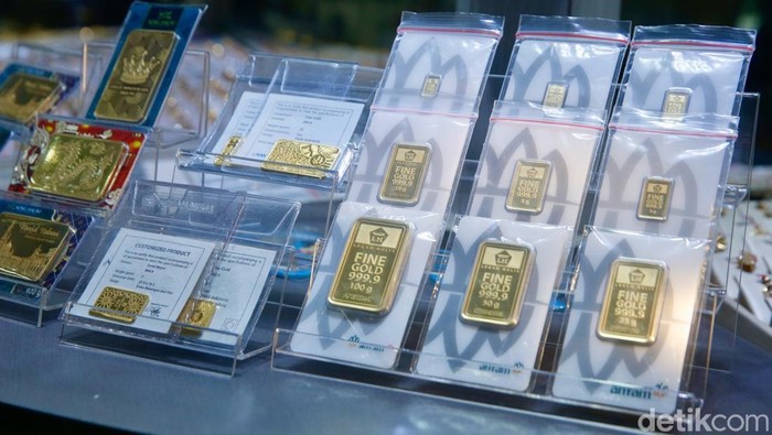 Harga Emas Antam Makin Jatuh, Turun Rp17.000 Jadi Rp2,61 Juta per Gram 2 Harga Emas Antam Makin Jatuh, Turun Rp17.000 Jadi Rp2,61 Juta per Gram