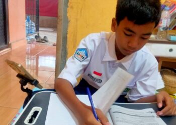 Kabupaten Tangerang Terapkan PJJ Tiga Hari Imbas Abu Vulkanik Gunung Anak Krakatau 1 Kabupaten Tangerang Terapkan PJJ Tiga Hari Imbas Abu Vulkanik Gunung Anak Krakatau