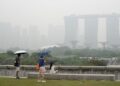 Singapura Dikepung Kabut Asap: Kualitas Udara Masuk Kategori Sangat Tidak Sehat, Warga Berburu Masker N95 6 Singapura Dikepung Kabut Asap: Kualitas Udara Masuk Kategori Sangat Tidak Sehat, Warga Berburu Masker N95