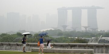 Singapura Dikepung Kabut Asap: Kualitas Udara Masuk Kategori Sangat Tidak Sehat, Warga Berburu Masker N95