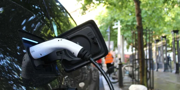 Baterai Mobil Listrik Tua Rusak, Biaya Perbaikan Bisa Lebih Mahal dari Harga Mobil