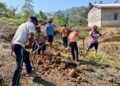 Gotong Royong Warga dan Tim Ekspedisi Patriot Perbaiki Jembatan di Mamasa
