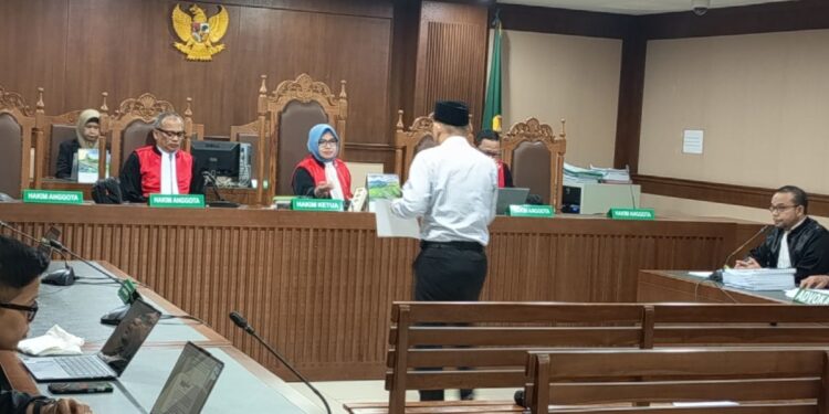 Eks Ketua Ombudsman Hery Susanto Bantah Terima Uang dalam Kasus Korupsi Tambang Nikel 1 Eks Ketua Ombudsman Hery Susanto Bantah Terima Uang dalam Kasus Korupsi Tambang Nikel
