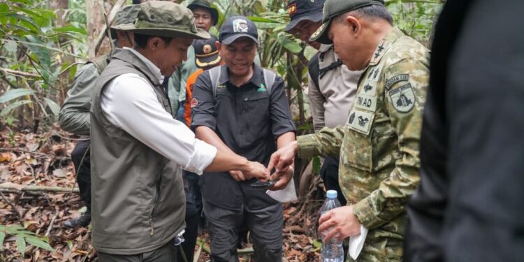 Pemerintah Buka Jalur Darat dan Siapkan 40 Sumur Bor untuk Padamkan Karhutla di Tanjung Puting 1 Pemerintah Buka Jalur Darat dan Siapkan 40 Sumur Bor untuk Padamkan Karhutla di Tanjung Puting