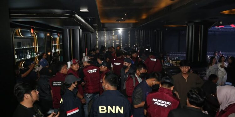 Bareskrim Polri dan BNN Terjunkan 462 Personel Gerebek Kelab Malam di PIK dan Jatim, 9 Orang Positif Narkoba 1 Bareskrim Polri dan BNN Terjunkan 462 Personel Gerebek Kelab Malam di PIK dan Jatim, 9 Orang Positif Narkoba