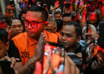 Kasus Suap dan Gratifikasi: KPK Geledah Rumah Dinas Bupati Klaten Nonaktif, Sita Uang hingga Perhiasan