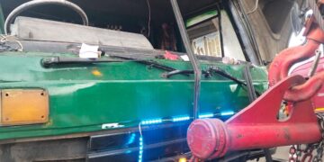 Kecelakaan Beruntun Tiga Truk Trailer di Depan GT Koja Barat, Kabin Ringsek dan Satu Sopir Dilarikan ke Rumah Sakit