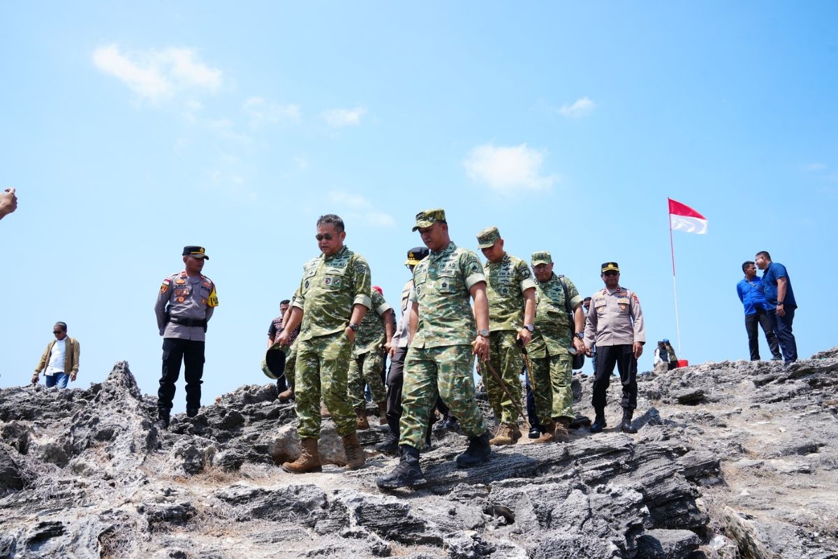 Bangun Tugu Titik Nol Kilometer Selatan Indonesia di Rote Ndao, BNPPDT Prioritaskan Pemenuhan Infrastruktur Dasar 2 Bangun Tugu Titik Nol Kilometer Selatan Indonesia di Rote Ndao, BNPPDT Prioritaskan Pemenuhan Infrastruktur Dasar