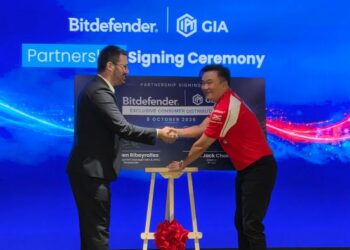 KEAMANAN SIBER: Bitdefender resmi menggandeng PT Gema Informatika Abadi (GIA) sebagai distributor eksklusif untuk menghadirkan portofolio solusi keamanan siber bagi konsumen di Indonesia dalam acara konferensi pers Grand Launching Bitdefender di Novotel Mangga Dua Square, Jakarta pada Kamis (8/10/2026). (FOTO: WAYTRI/KORANINDOPOS.COM)