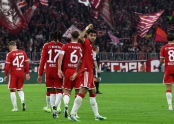 LAWAN KUAT: Pemain Bayern Munchen Luis Daz merayakan gol dalam laga Bundesliga antara Bayern vs Leipzig di Munchen, Jerman pada Sabtu (17/10/2026). (Foto: (c) Karl-Josef Hildenbrand/dpa via AP)
