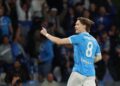 AKSI SELEBRASI: Pemain Napoli Scott McTominay merayakan gol yang dicetaknya pada laga Serie A/Liga Italia antara Napoli vs Cremonese di Naples, Italia pada Jumat, 24 April 2026. (Foto: (c) Alessandro Garofalo/LaPresse via AP)