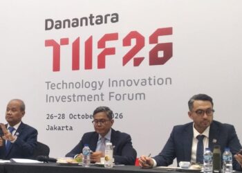 EVENT PERDANA: Dari kiri, Managing Director, Strategic Technology Initiatives Ricardo Irwan Rei, Chief Technology Officer Sigit Puji Santosa, dan Managing Director Pahala Nugraha Mansury dalam konferensi pers menjelang pelaksanaan Danantara Technology Innovation Investment Forum (DTIIF) 2026. (FOTO: WAYTRI/KORANINDOPOS.COM)