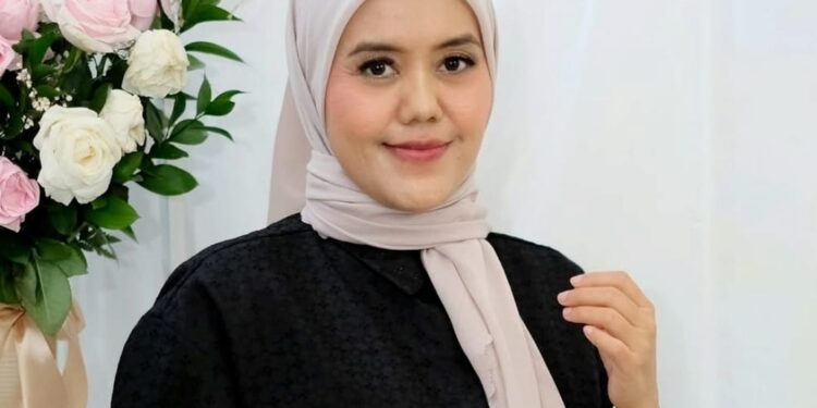 Wujudkan Harapan Sang Ibu, Dwi Suswanti Raih Gelar Doktor