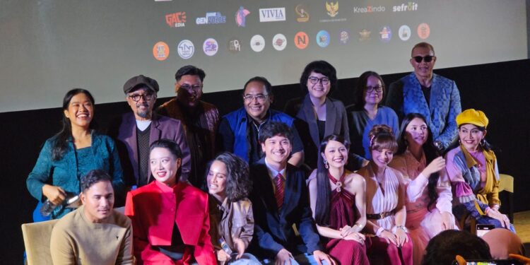 Baskara Mahendra Jadi Perias Jenazah yang Dihantui Arwah Influencer di Film GHOSTHING 1 Baskara Mahendra Jadi Perias Jenazah yang Dihantui Arwah Influencer di Film GHOSTHING