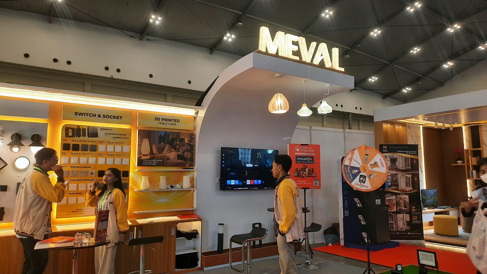 MEVAL Hadirkan Lampu Tenaga Surya Terra Solar Light dan Switch & Socket di HOMEDEC 2026
