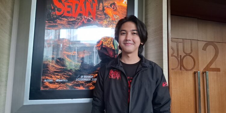 Ari Irham Kewalahan Jalani Adegan Kesurupan Berulang Kali di Hajatan Setan