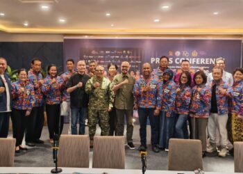 19 Perenang Siap Seberangi Selat Madura, Galang Donasi Rp1 Miliar untuk Warga Timbulsloko