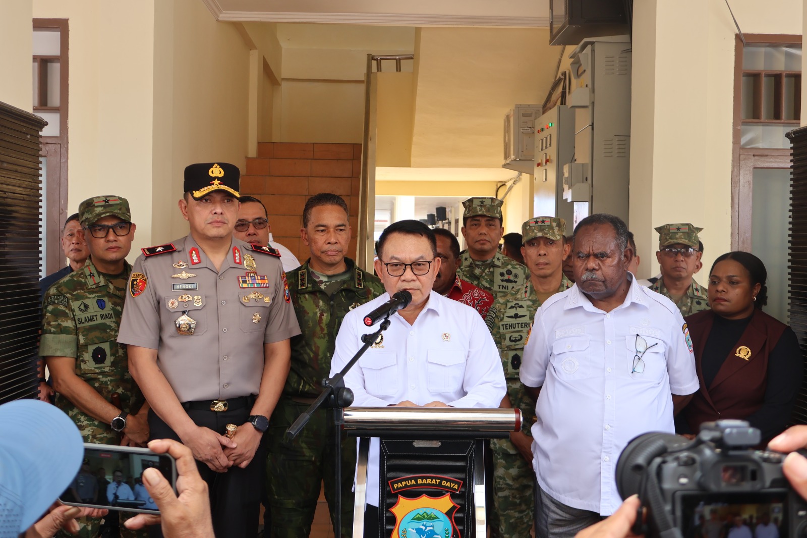 Menko Polkam Dorong Pemulihan Papua Barat Daya Lewat Dialog dan Kerja Sama Lintas Lembaga 2 Menko Polkam Dorong Pemulihan Papua Barat Daya Lewat Dialog dan Kerja Sama Lintas Lembaga