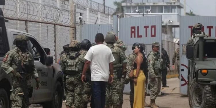 Otoritas Meksiko Usut Bentrokan di Penjara Sinaloa Yang Menewaskan 10 Orang 1 JAGA KETAT: Otoritas keamanan negara bagian Sinaloa, Meksiko, masih menyelidiki bentrokan di sebuah penjara di Sinaloa pada Kamis (8/10/2026). Insiden tersebut menewaskan 10 orang dan melukai 16 narapidana.(Foto: AFP/Getty Images)