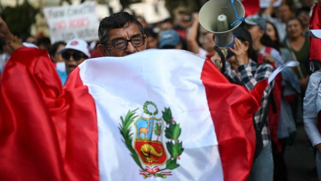 Pria Bernama Hitler Menang Pemilihan Wali Kota di Peru 1 JADI WALI KOTA: Hitler Mussolini Simeon Flores meraih 229 dari 663 suara dalam pemilihan wali kota Queropalca, Peru, dan akan menjabat mulai 1 Januari. (Foto: AFP/ERNESTO BENAVIDES)