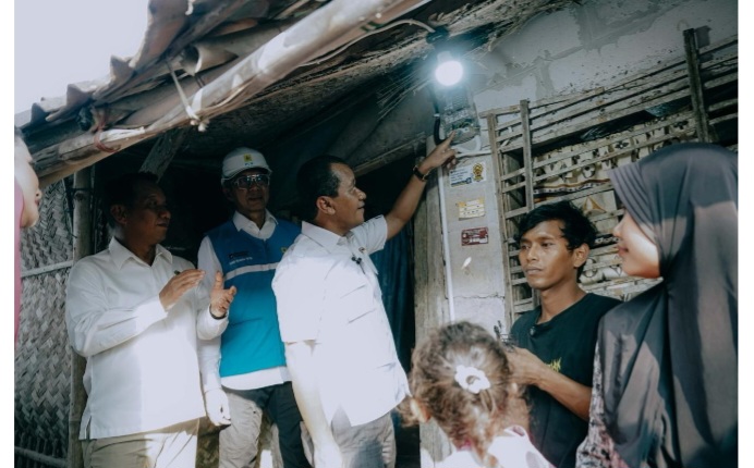 Menembus Gelap di Pelosok Negeri, Ketika Listrik Membuka Jalan Menuju Kesejahteraan