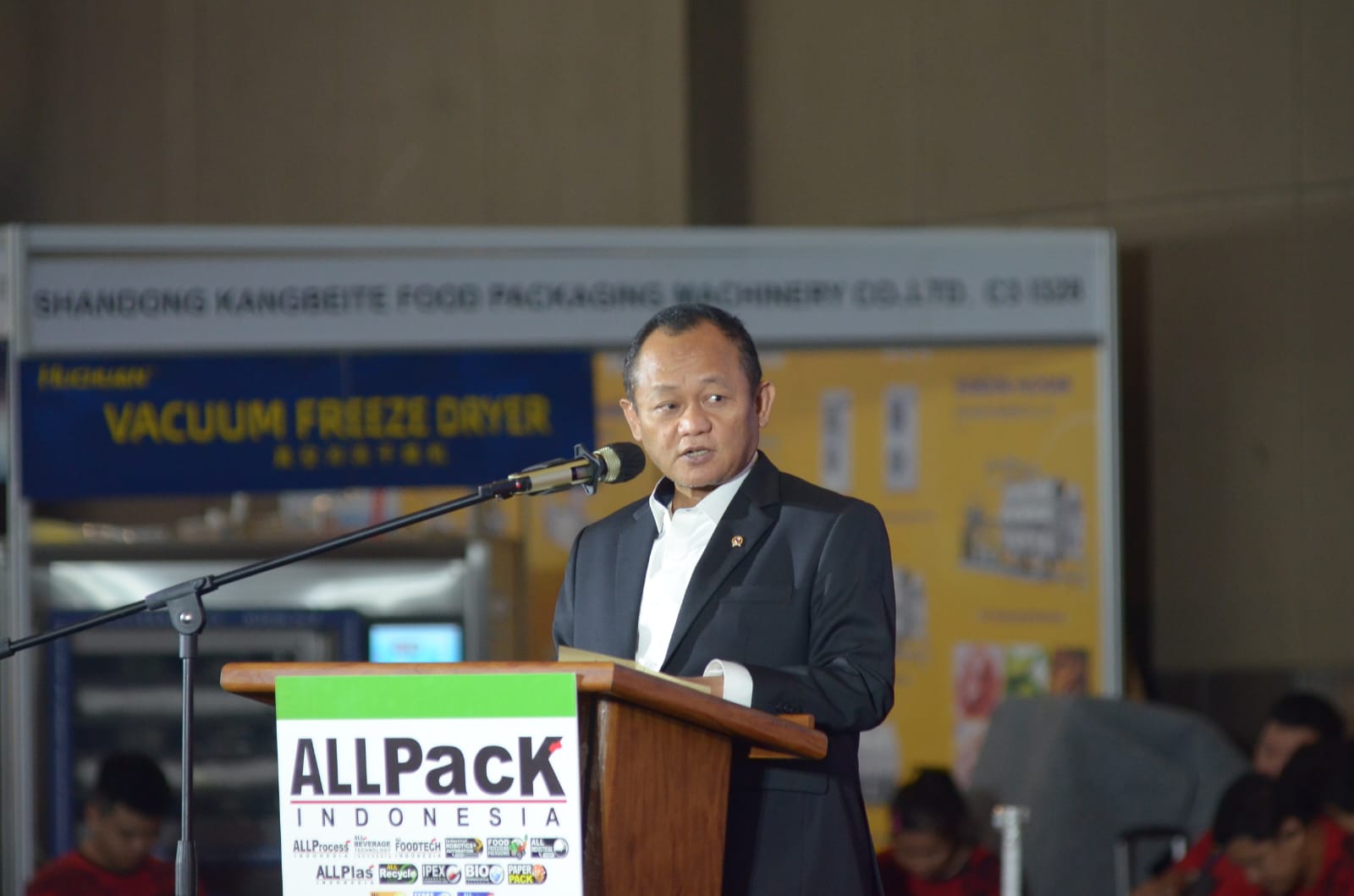 Menperin Sarmuji Buka ALLPack Indonesia 2026, Diikuti Peserta Dari 42 Negara 3 EVENT INTERNASIONAL: Menteri Perindustrian (Menperin) M. Samuji membuka pameran internasional ALLPack Indonesia 2026 di Hall C3, Jakarta International Expo (JIExpo) Kemayoran, Jakarta Pusat pada Selasa (20/10/2026). (FOTO: WAYTRI/KORANINDOPOS.COM)