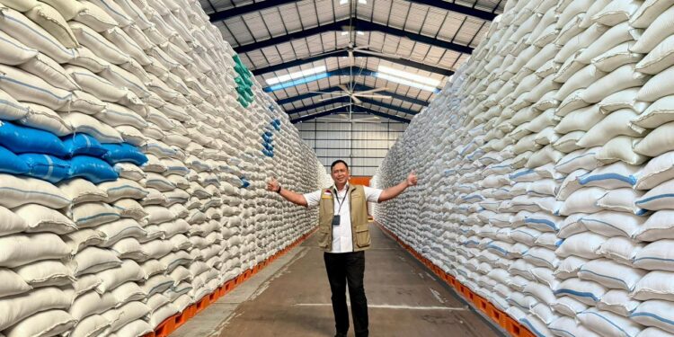 BULOG Kuasai Beras 4,5 Juta Ton, Cadangan Beras Pemerintah Indonesia Unggul Jauh Dibanding Sejumlah Negara Asia Tenggara