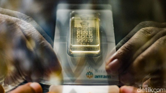 Harga Emas Antam Turun Rp 11.000 Hari Ini Menjadi Rp 2.559.000 per Gram