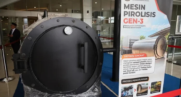 Atasi Krisis Sampah Plastik, Dosen Undip Ciptakan Dipofuel Gen 3: Mesin Pirolisis Pengubah Limbah Jadi Bahan Bakar