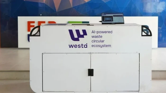 UGM Kembangkan Smart Waste Bin Berbasis AI, Bisa Pilah Sampah hingga Hitung Emisi Karbon 2 UGM Kembangkan Smart Waste Bin Berbasis AI, Bisa Pilah Sampah hingga Hitung Emisi Karbon