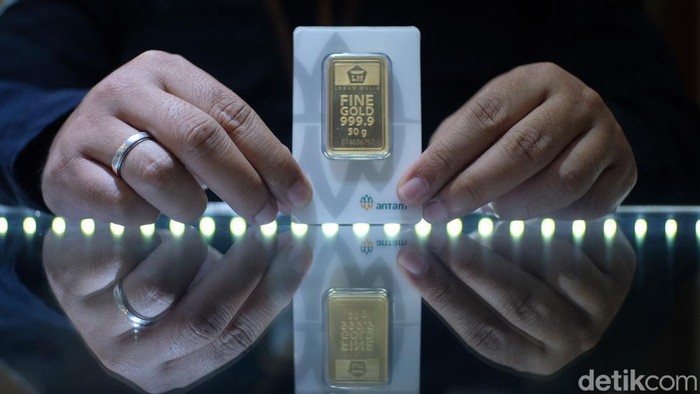 Harga Emas Antam Hari Ini Turun Rp10.000, Jadi Rp2,57 Juta per Gram